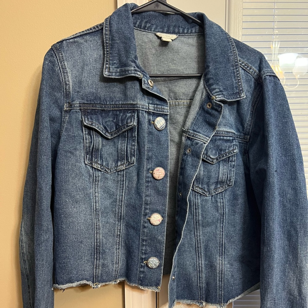 Blue Jean jacket with tweed buttons